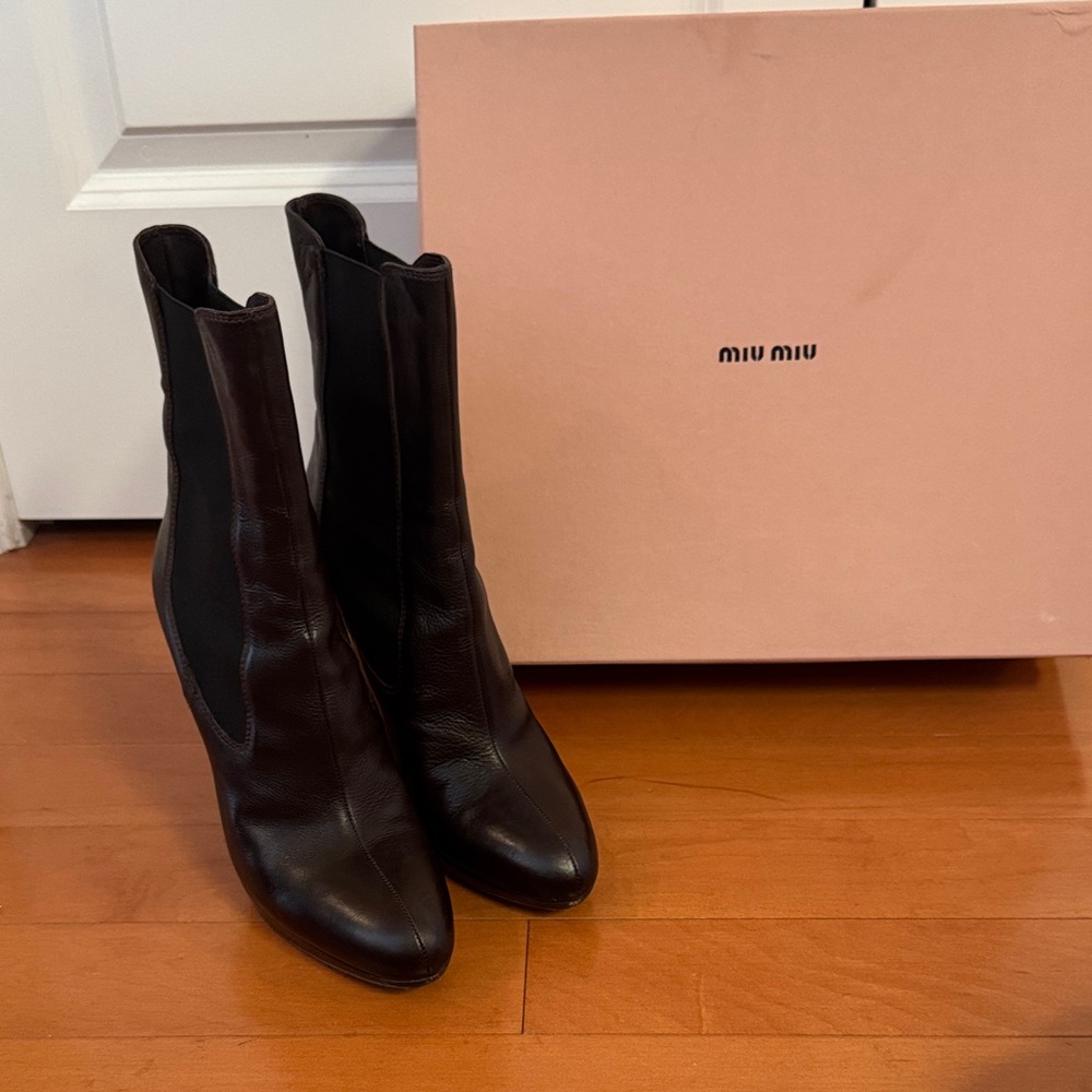 Miu Mui brown heeled leather boots
